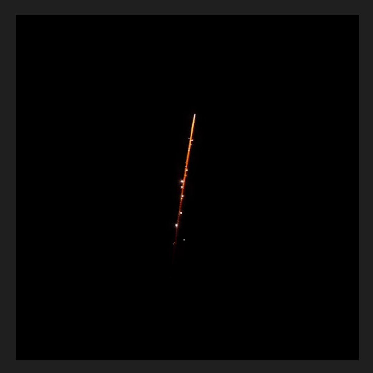 Римская свеча 1,2"  *8 зар. Crackling tail